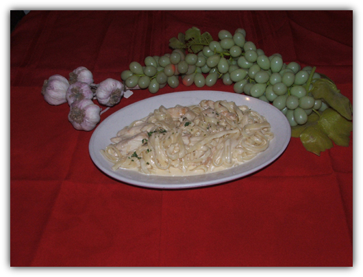 Fetuccini Con Pollo. Chicken with cream sauce.